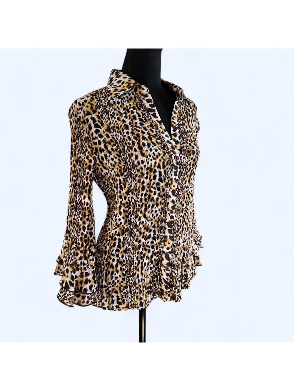 Vintage Y2K leopard print  flared sleeve top size Medium 🤎 - Picture 4 of 6